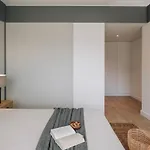 Monserrate - 2 Bedrooms In Parque Nacoes Apartment *